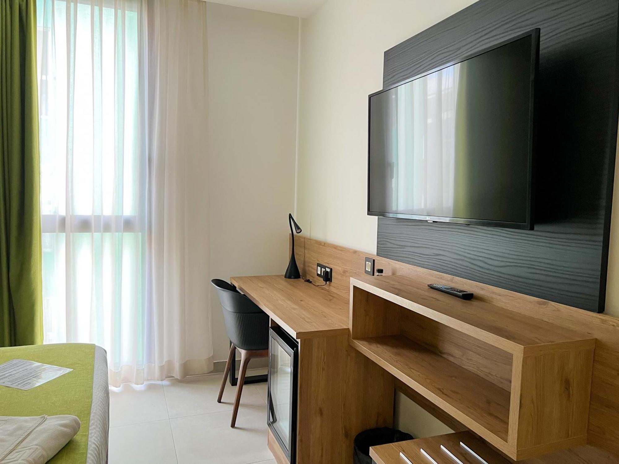 Hotel Mg Poniente لاس بالماس دي غران كاناريا المظهر الخارجي الصورة